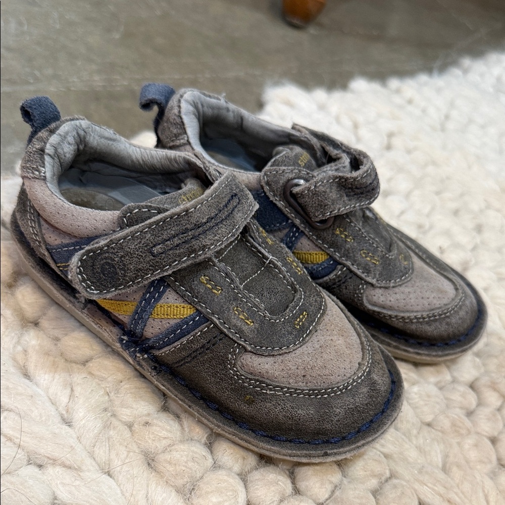 Gray and Blue Kids Shoes striderite 8W